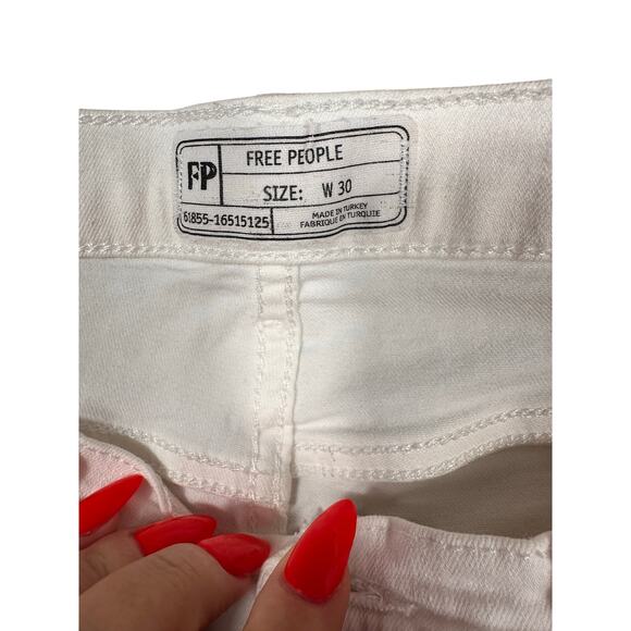 Free People White Distressed Skinny Jeans – Size 30 - Picture 5 of 8